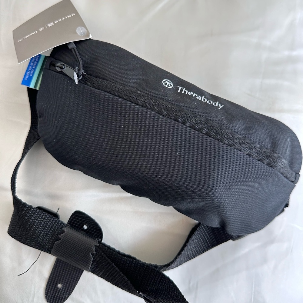 Therabody x United Airlines Polaris Amenity Kit